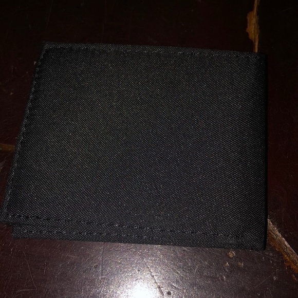 fila bifold wallet - Picture 4 of 5